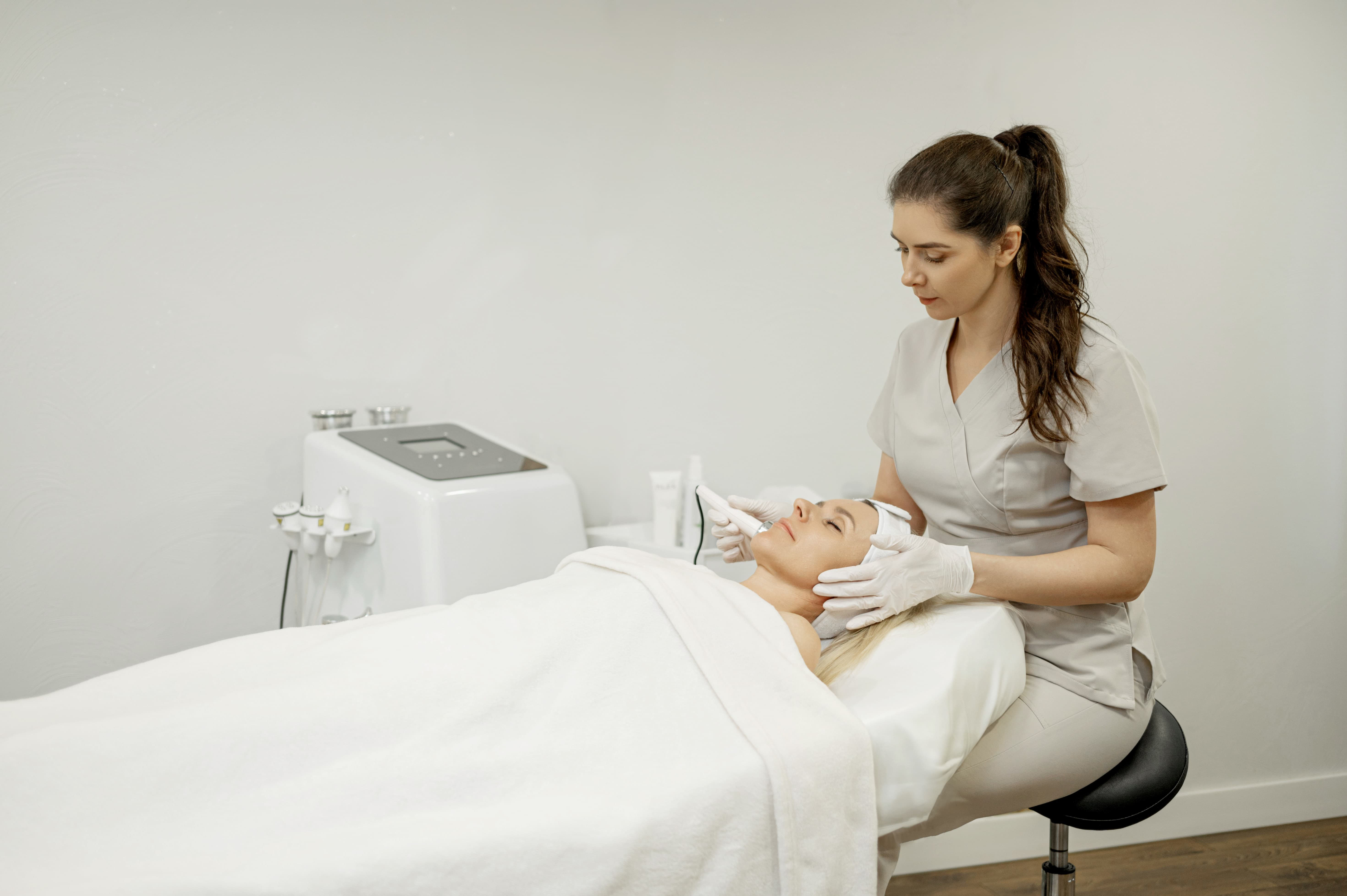 Profesionalios grožio procedūros Klaipėdoje – odos stangrinimas, drėkinimas, raukšlių mažinimas ir elastingumas