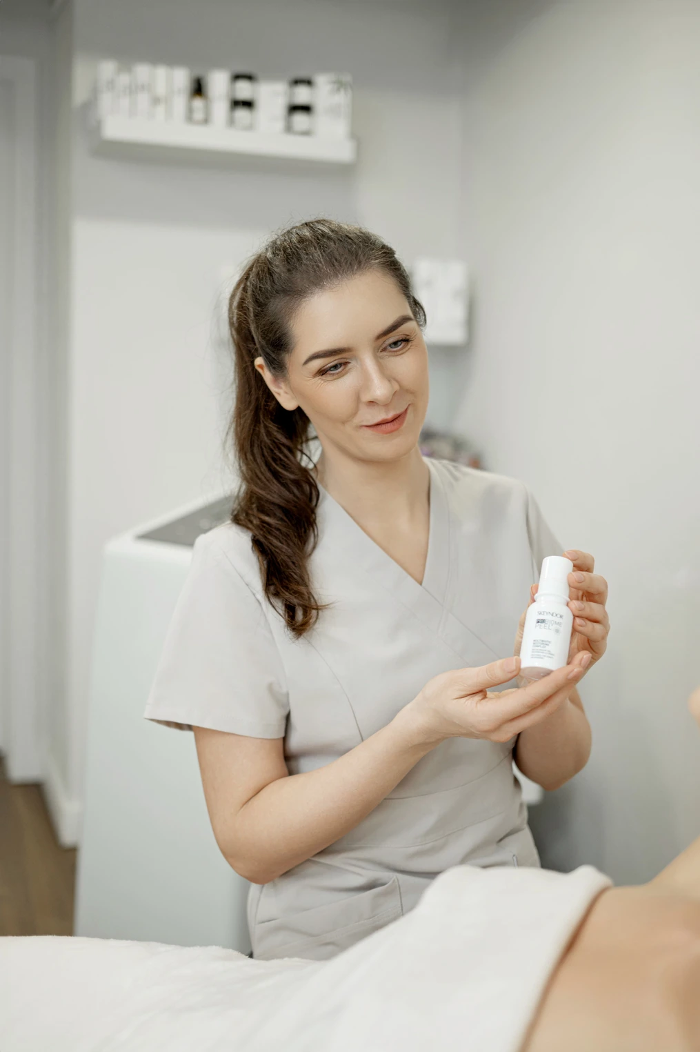 Radijo liftingo procedūros Klaipėdoje – veiksmingas raukšlių ir aknės mažinimas bei veido odos elastingumo atkūrimas